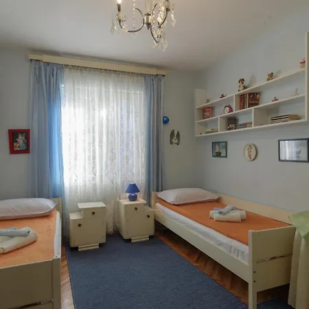 Πανσιόν Mirjana Τρογκίρ